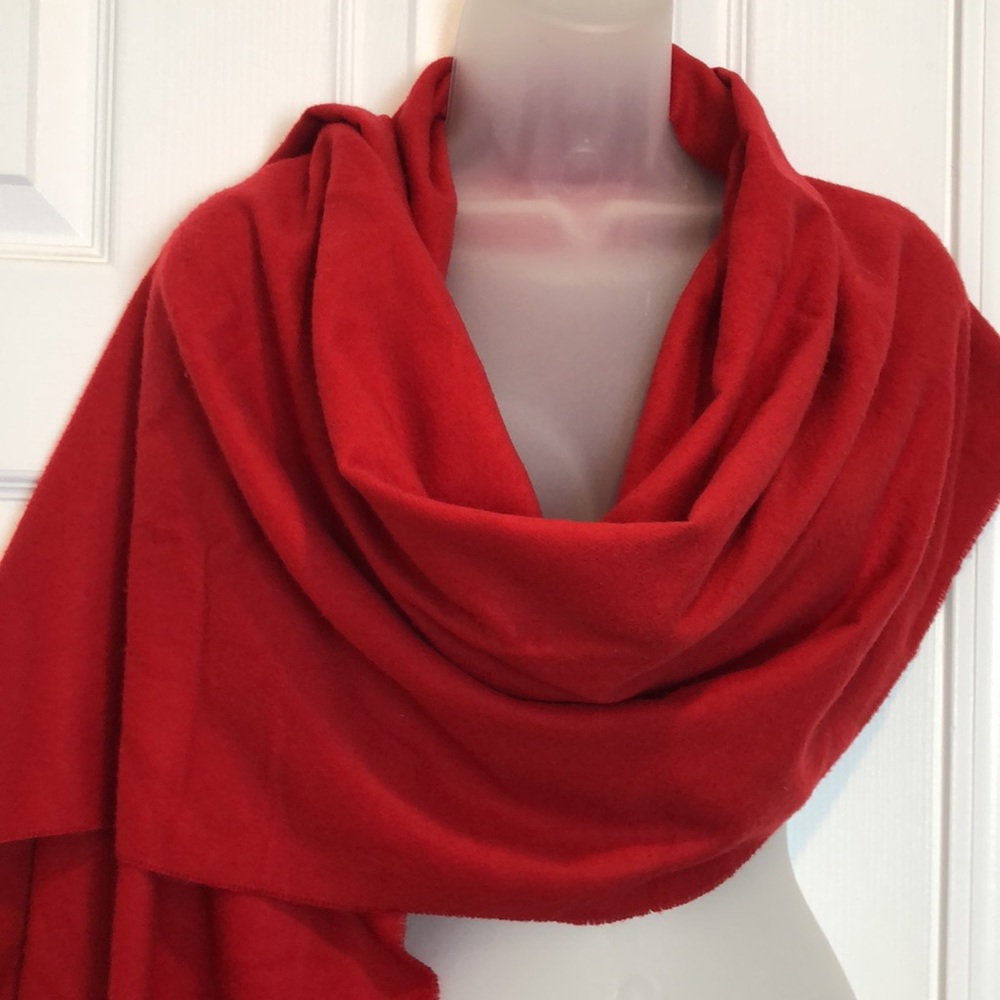 Goshmink  V. FRAAS Elegant Red Shawl, Wrap w/trendy fringe trim. Made in Germany